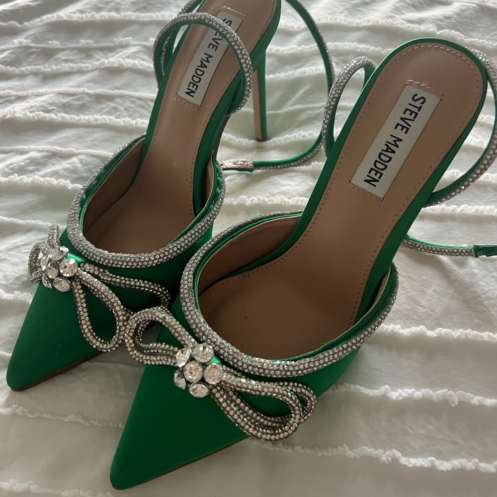 Steve Madden Green Satin Bow Pumps heels size 7